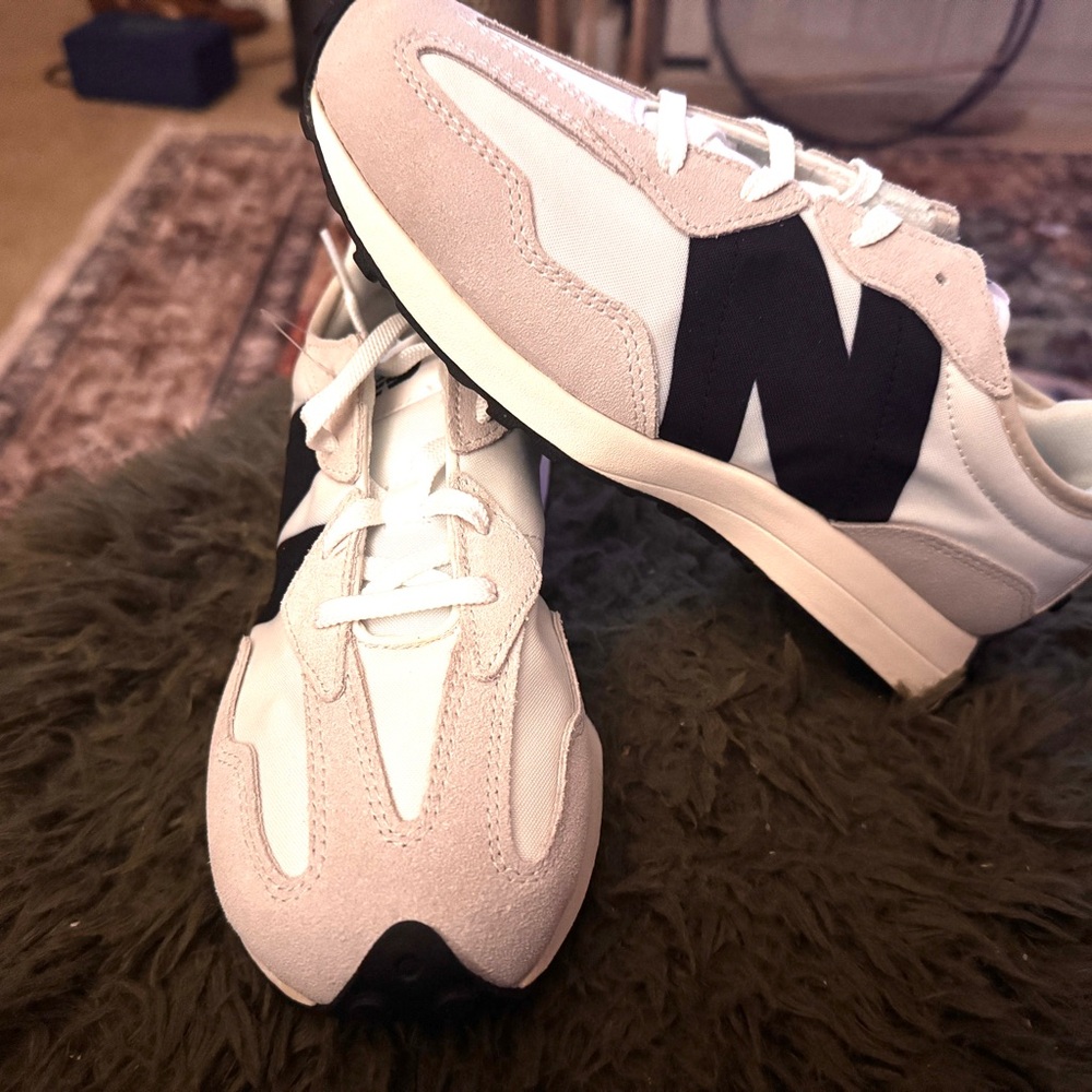 New Balance 327 White and Black Sneakers-Big Kids 5.5 wide/Woman’s 7 Wide